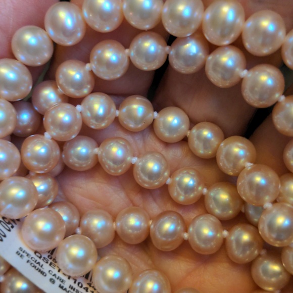 Macy's genuine pearl set. Necklace, Bracelet & Earrings.NWT, pink ,sterling. Box - Picture 7 of 7